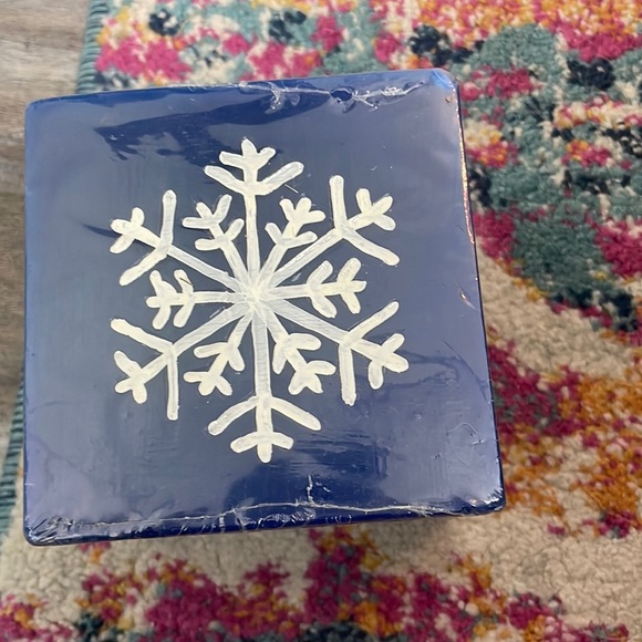 Square snowflake single wick decorative candle - Picture 1 of 4
